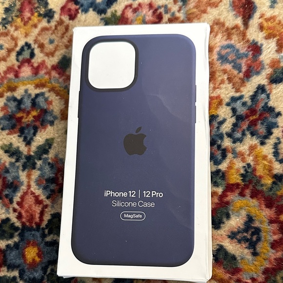 Apple iPhone 12/12 Pro Silicone Case - Dark Blue - Picture 1 of 2